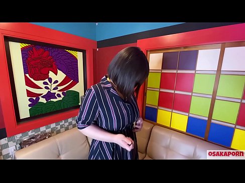 ❤️ Јапанска слатка са великим сисама мастурбира секс играчкама и доживи оргазам. Она говори у интервјуу о свом јебеном искуству. Огромне сисе и длакава маца гласно стењу. Осакапорн Јебени видео  код нас ☑